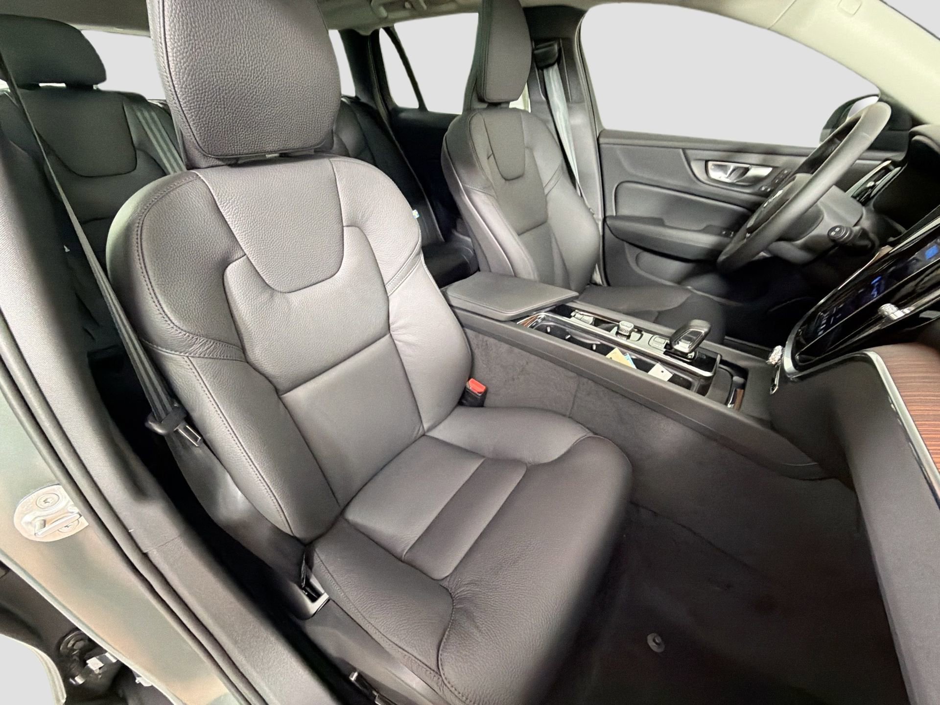 New 2026 Volvo V60 B5 Cross Country Plus w/ Protection Package Premier image 26