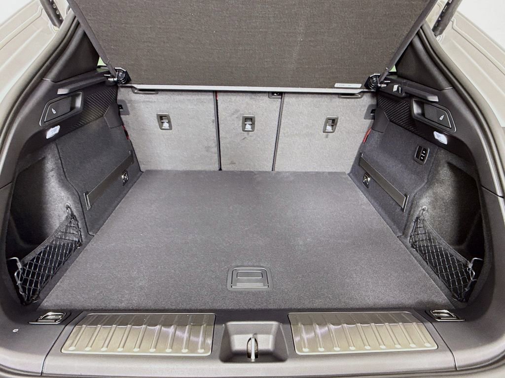 New 2026 Porsche Macan Electric image 30