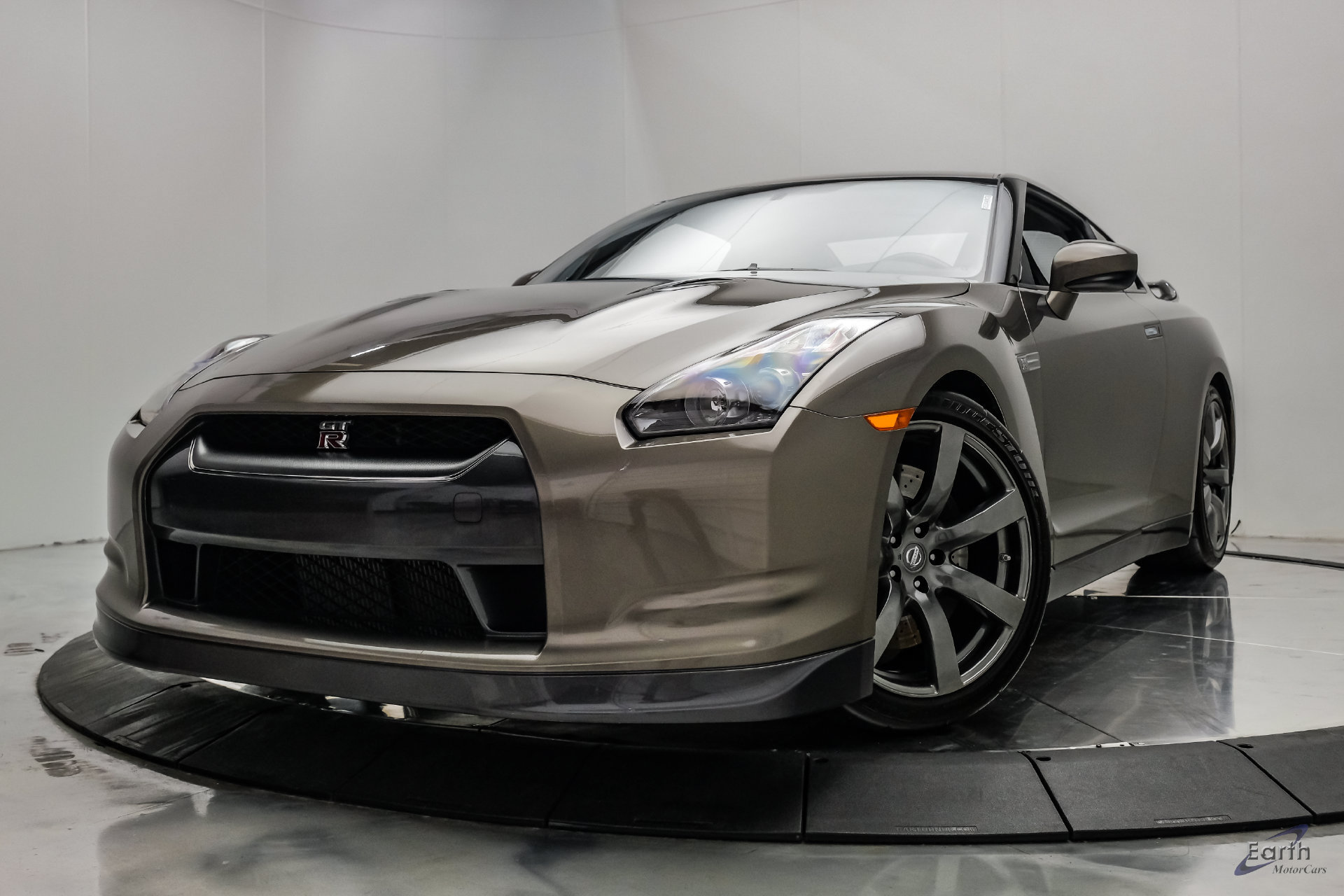 Used 2009 Nissan GT-R Premium AWD/4WD image 5