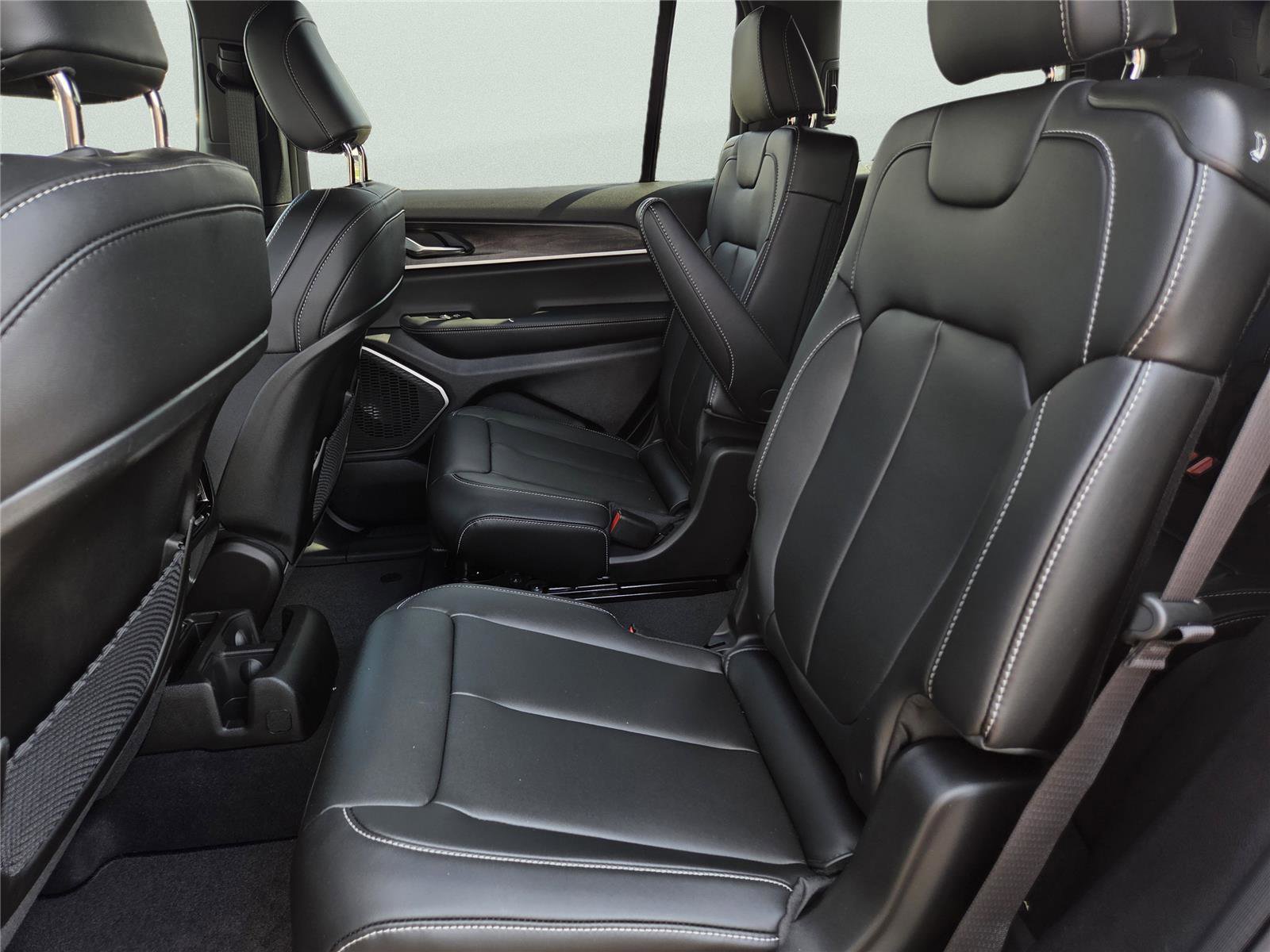 New 2026 Jeep Grand Cherokee L Limited image 22