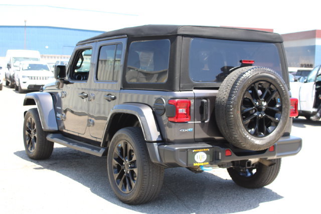 Used 2023 Jeep Wrangler Unlimited Sahara w/ Cold Weather Group AWD/4WD image 3