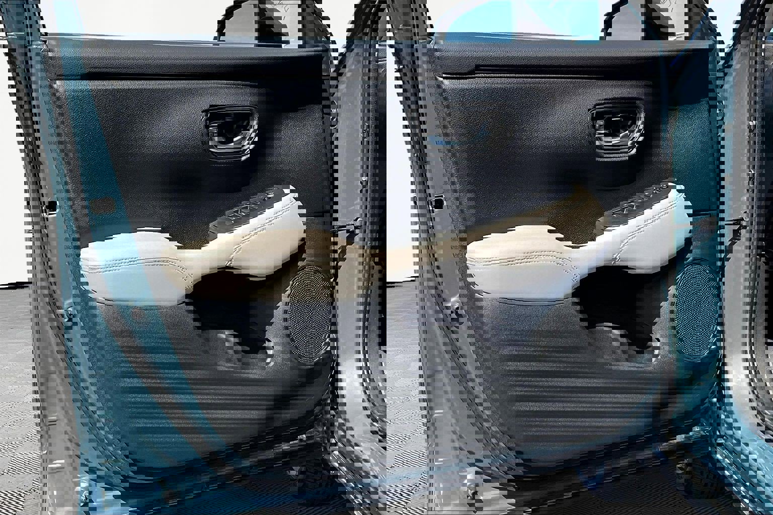 Used 2023 Honda HR-V LX image 20