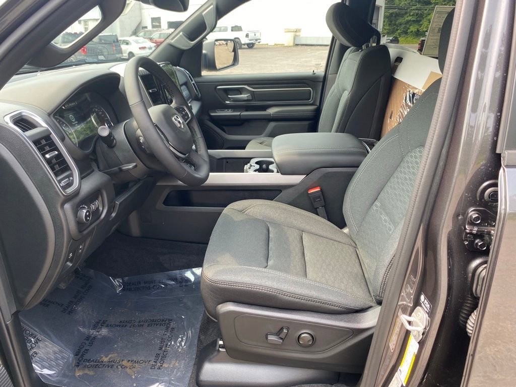 New 2026 RAM 1500 4x4 Crew Cab image 10