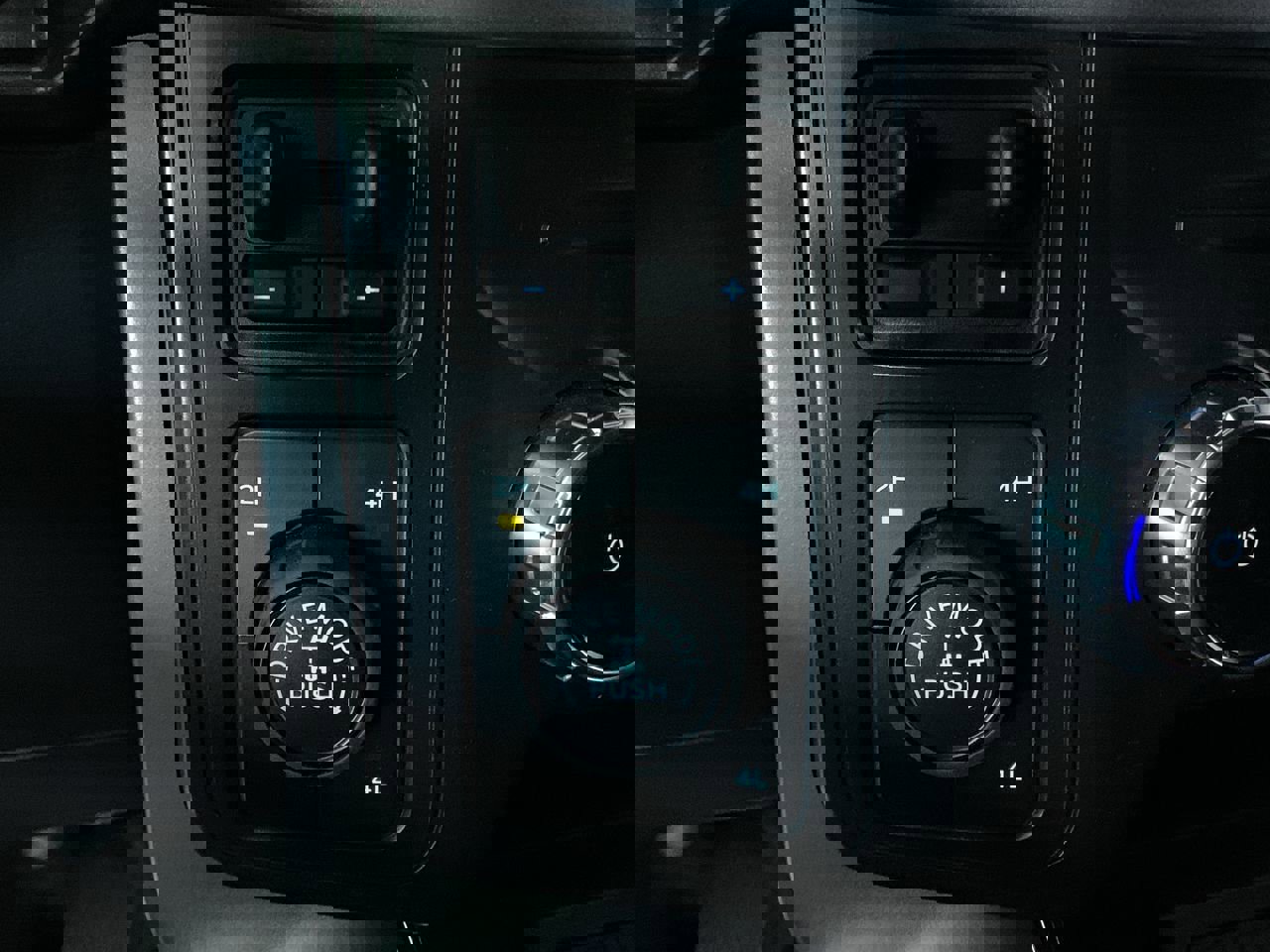 New 2025 Ford F150 XLT w/ Equipment Group 302A MID image 27