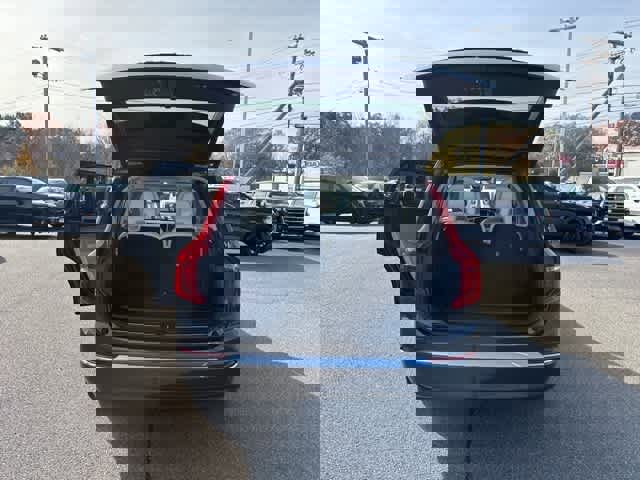 Used 2023 Volvo XC90 B6 Plus w/ Protection Package image 11