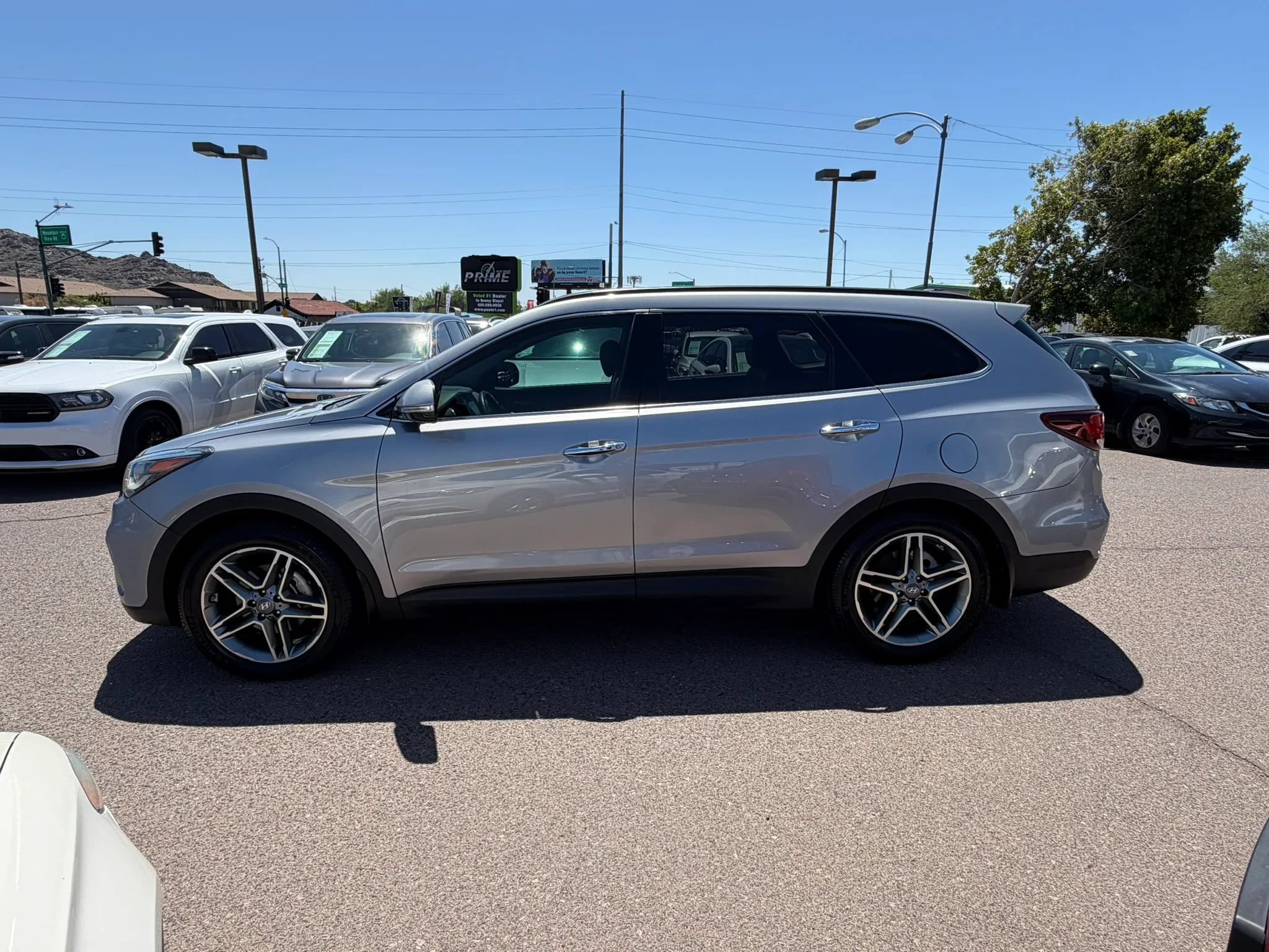 Used 2017 Hyundai Santa Fe FWD w/ Cargo Package image 8
