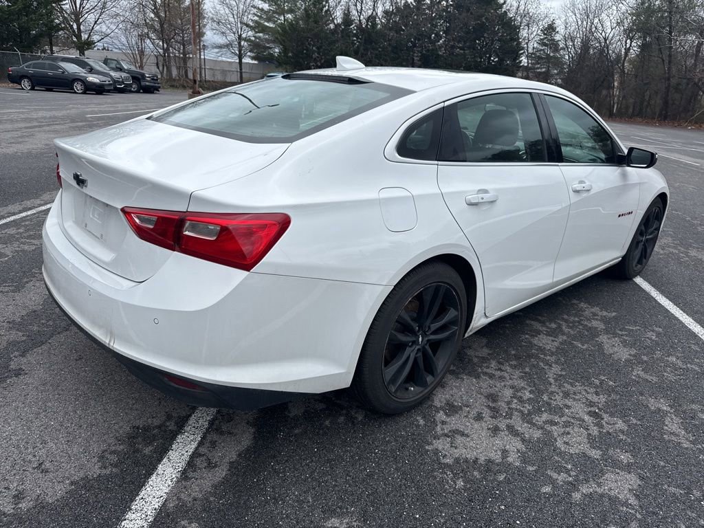 Used 2018 Chevrolet Malibu LT w/ Driver Confidence Package image 3