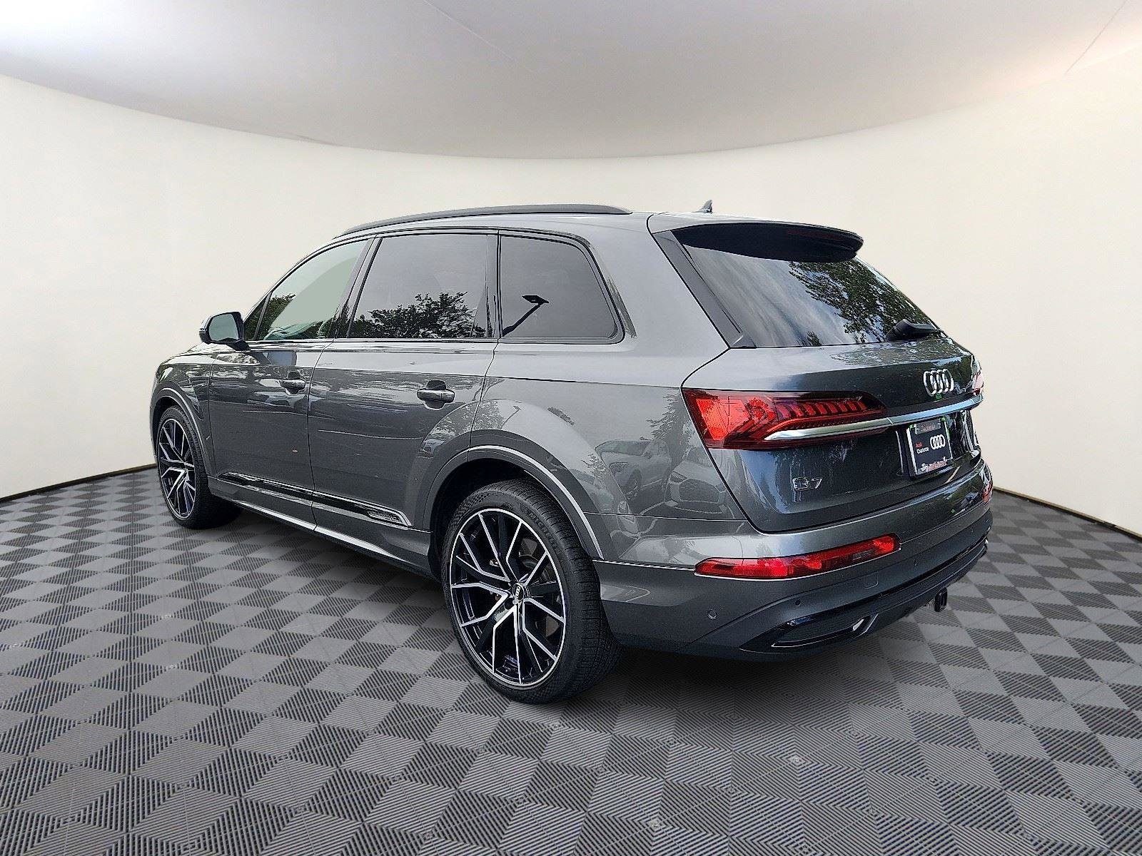 Used 2021 Audi Q7 3.0T Prestige w/ Prestige Package image 5