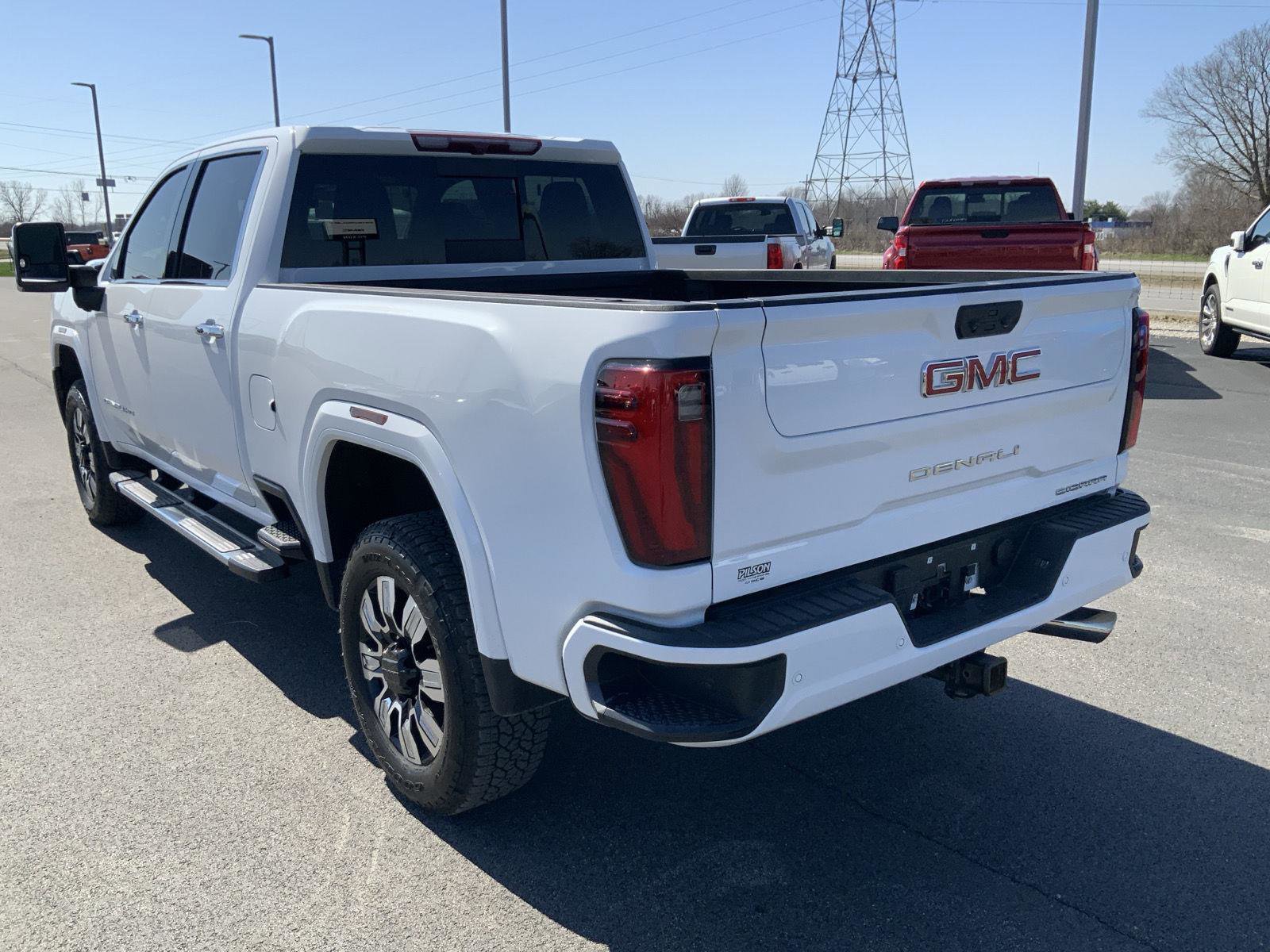 Used 2024 GMC Sierra 3500 Denali AWD/4WD image 11