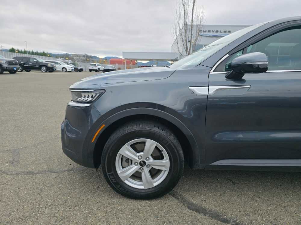 Used 2021 Kia Sorento LX image 19