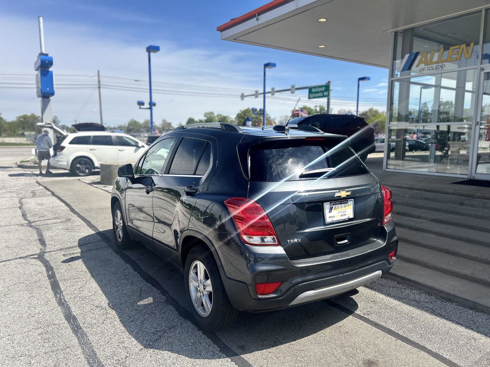 Used 2020 Chevrolet Trax LT FWD image 4