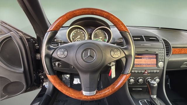 Used 2010 Mercedes-Benz SLK 300 image 11