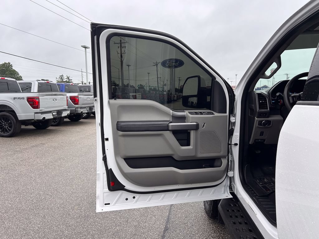 Used 2019 Ford F250 XLT w/ XLT Premium Package AWD/4WD image 12