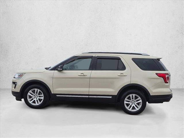 Certified 2018 Ford Explorer XLT w/ Equipment Group 202A AWD/4WD image 9