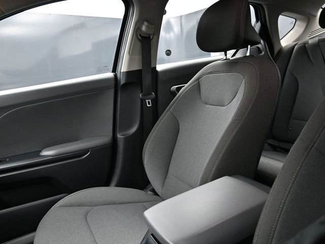 Used 2025 Kia K4 LXS image 33