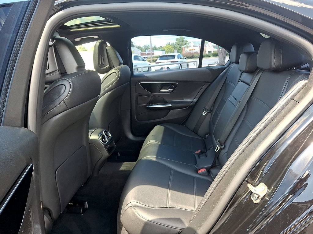 Used 2025 Mercedes-Benz C 300 Sedan image 10