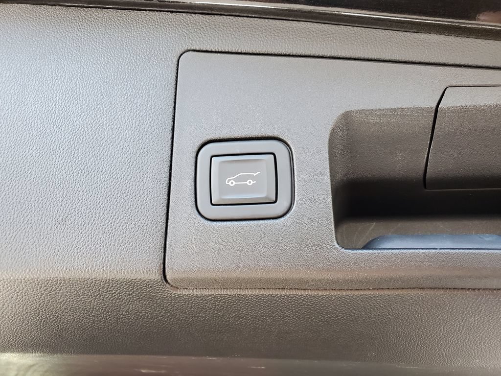 Used 2024 Cadillac XT5 Premium Luxury w/ LPO, Floor Liner Package AWD/4WD image 41