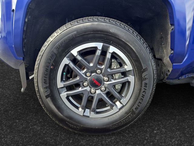 Used 2024 Toyota Tacoma TRD Sport w/ TRD Sport Upgrade Package image 4