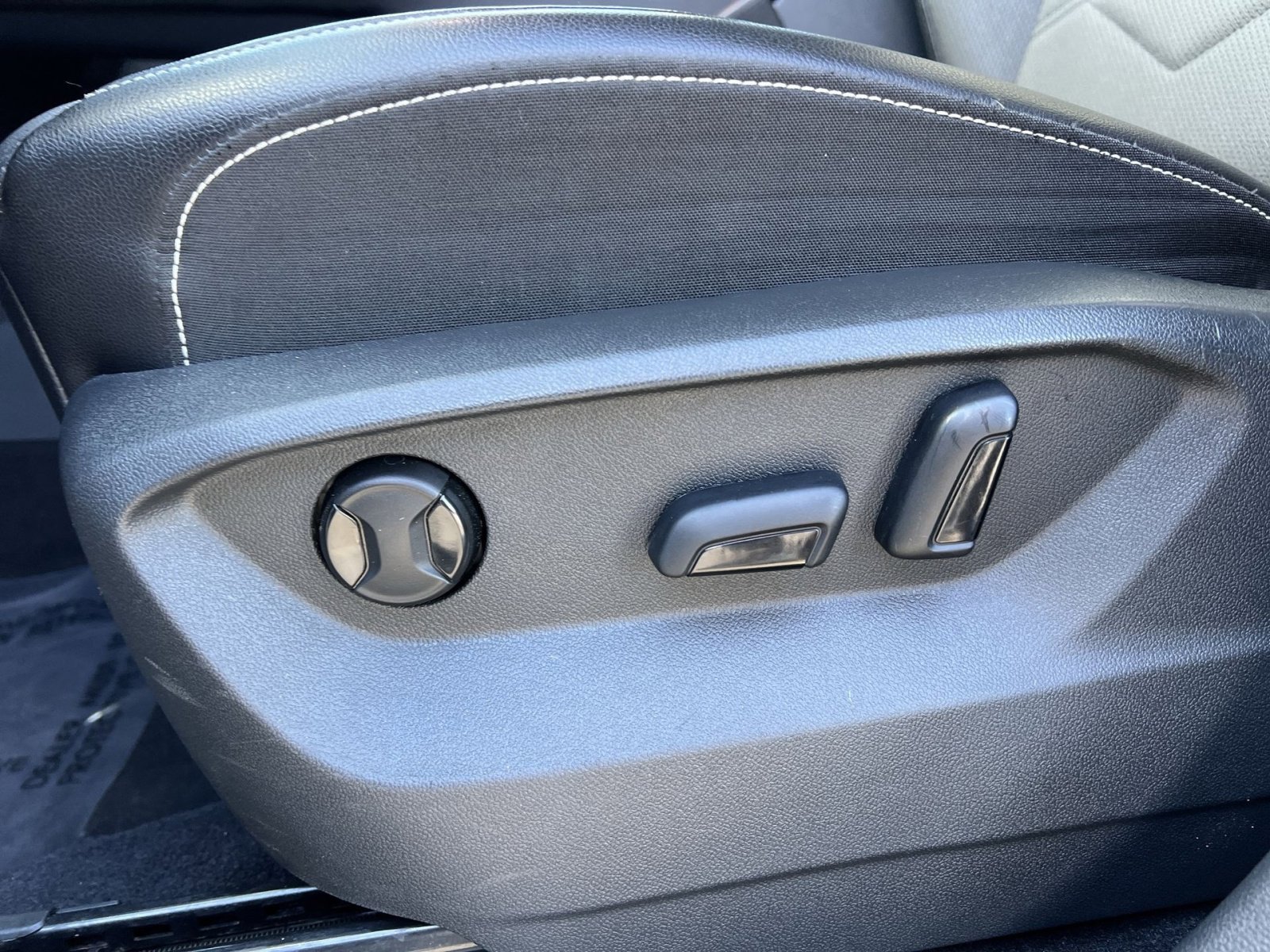 Used 2024 Volkswagen Atlas SE image 14