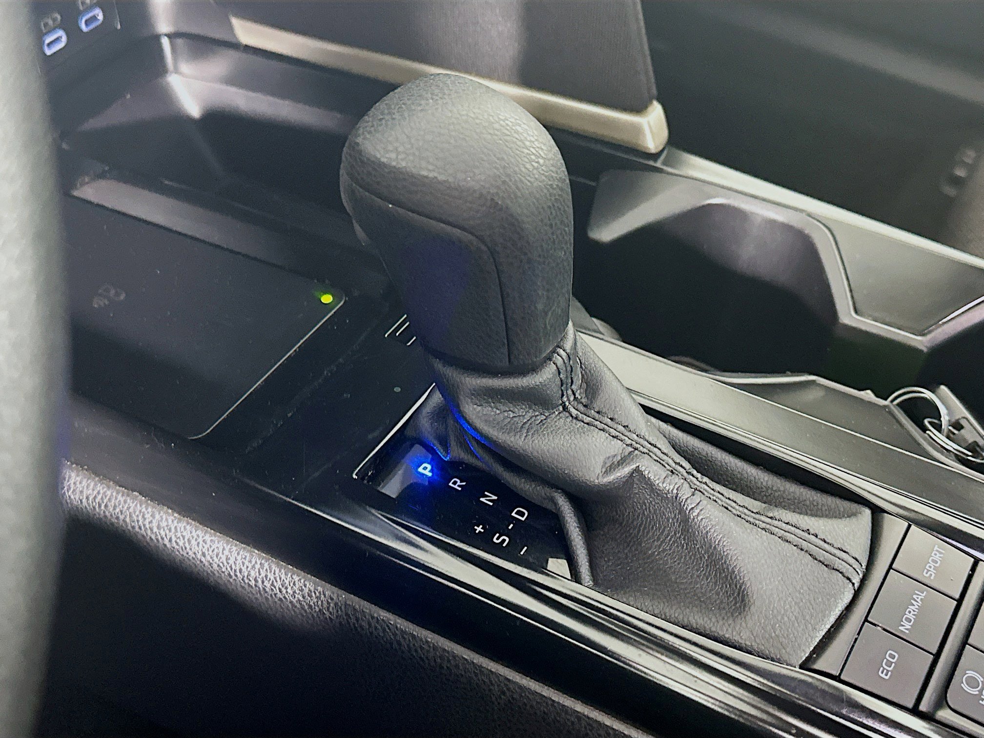 Used 2025 Toyota Camry LE image 25