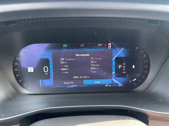 Certified 2023 Volvo XC40 B5 Plus w/ Climate Package image 25