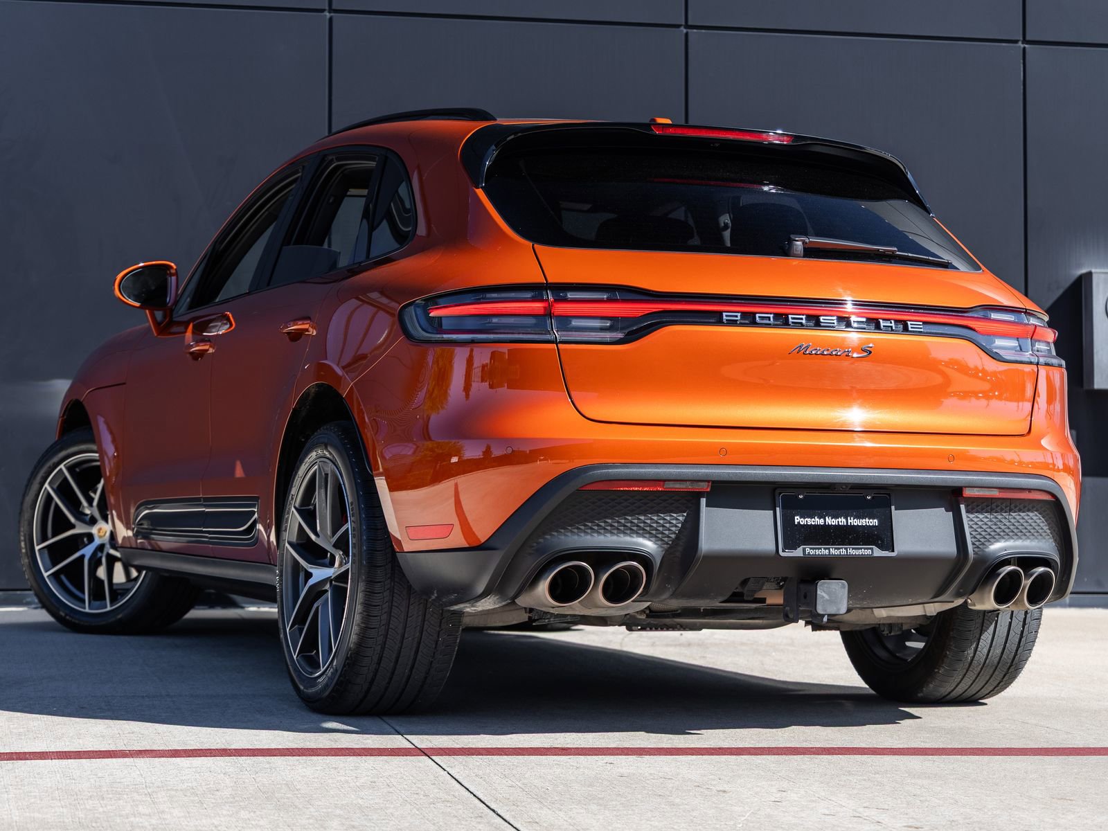 Certified 2024 Porsche Macan S image 3