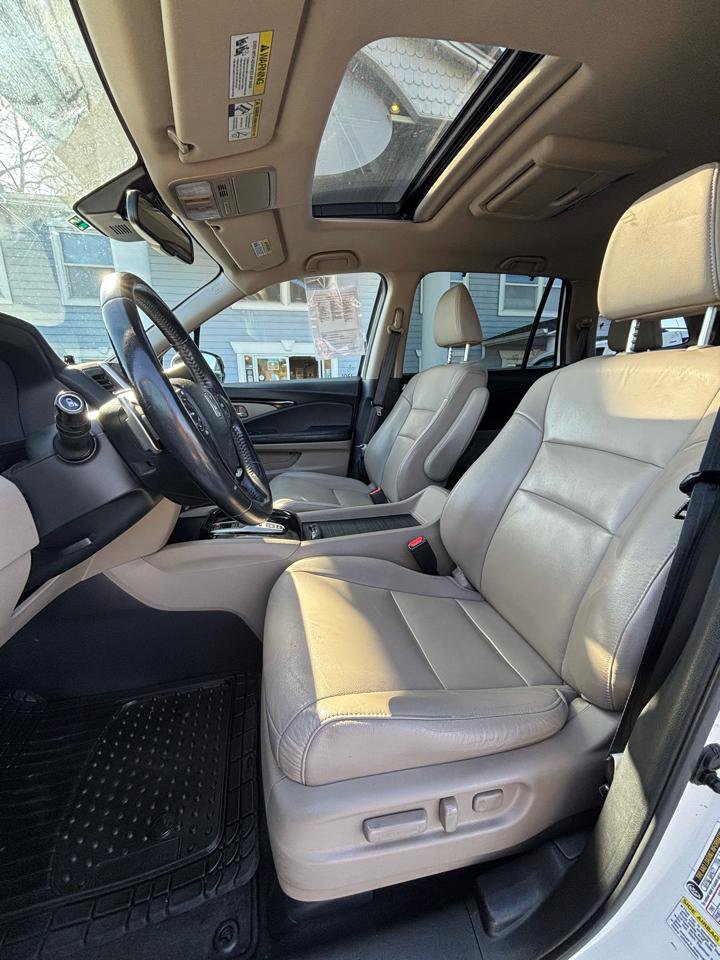 Used 2016 Honda Pilot Touring image 10