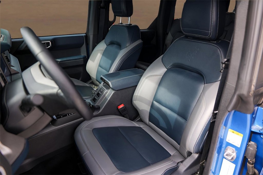 Used 2024 Ford Bronco Outer Banks image 7