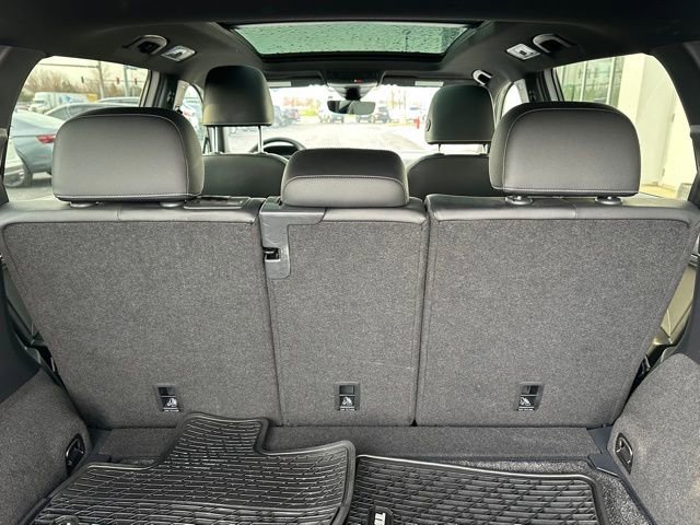 Certified 2022 Volkswagen Tiguan SE R-Line image 18