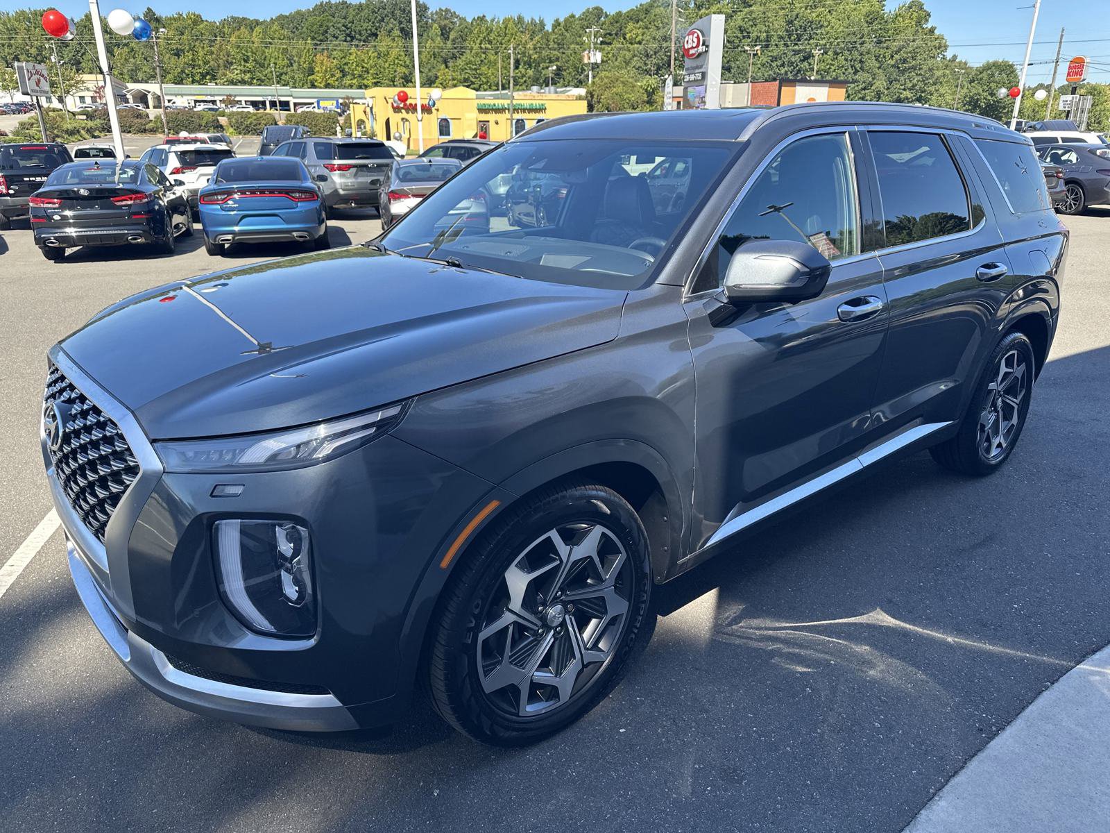 Used 2021 Hyundai Palisade Calligraphy image 4