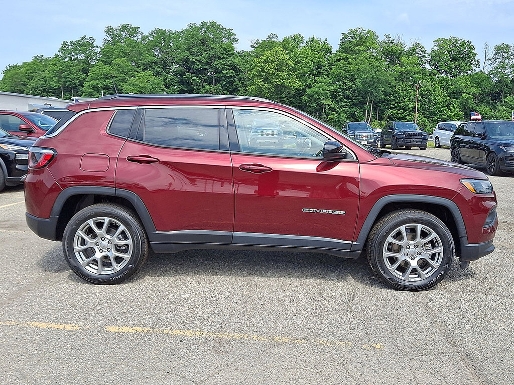 Certified 2022 Jeep Compass Latitude AWD/4WD image 8