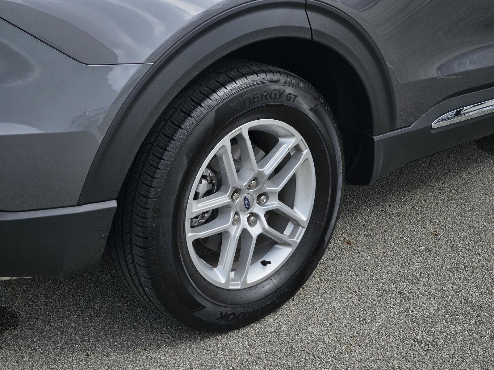 Used 2025 Ford Explorer Active image 8