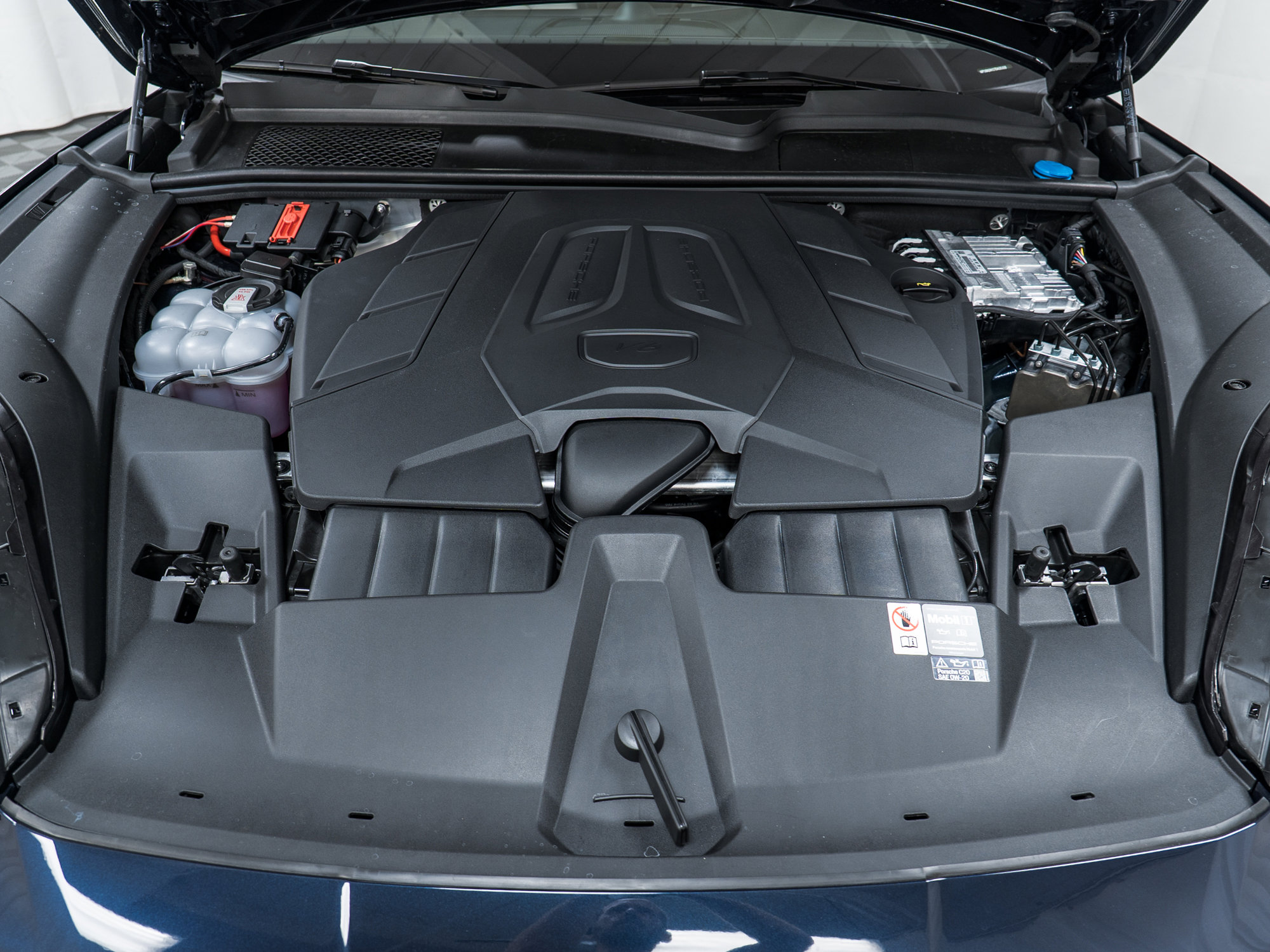 New 2026 Porsche Cayenne Coupe image 12