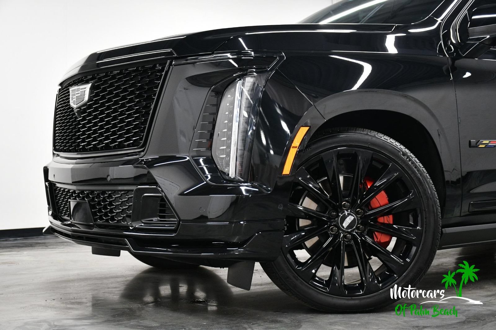 Used 2026 Cadillac Escalade ESV V w/ LPO, ONYX Package AWD/4WD image 3