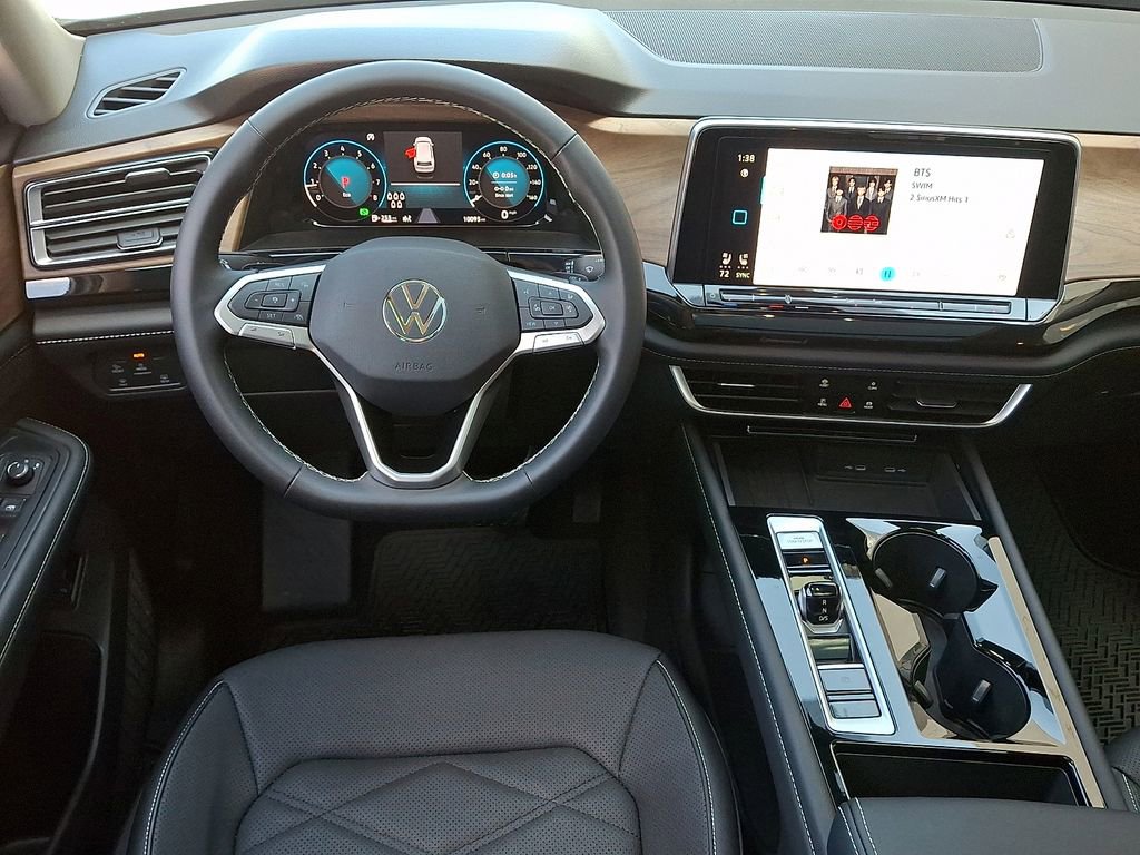 Certified 2025 Volkswagen Atlas SE w/ Panoramic Sunroof Package AWD/4WD image 12