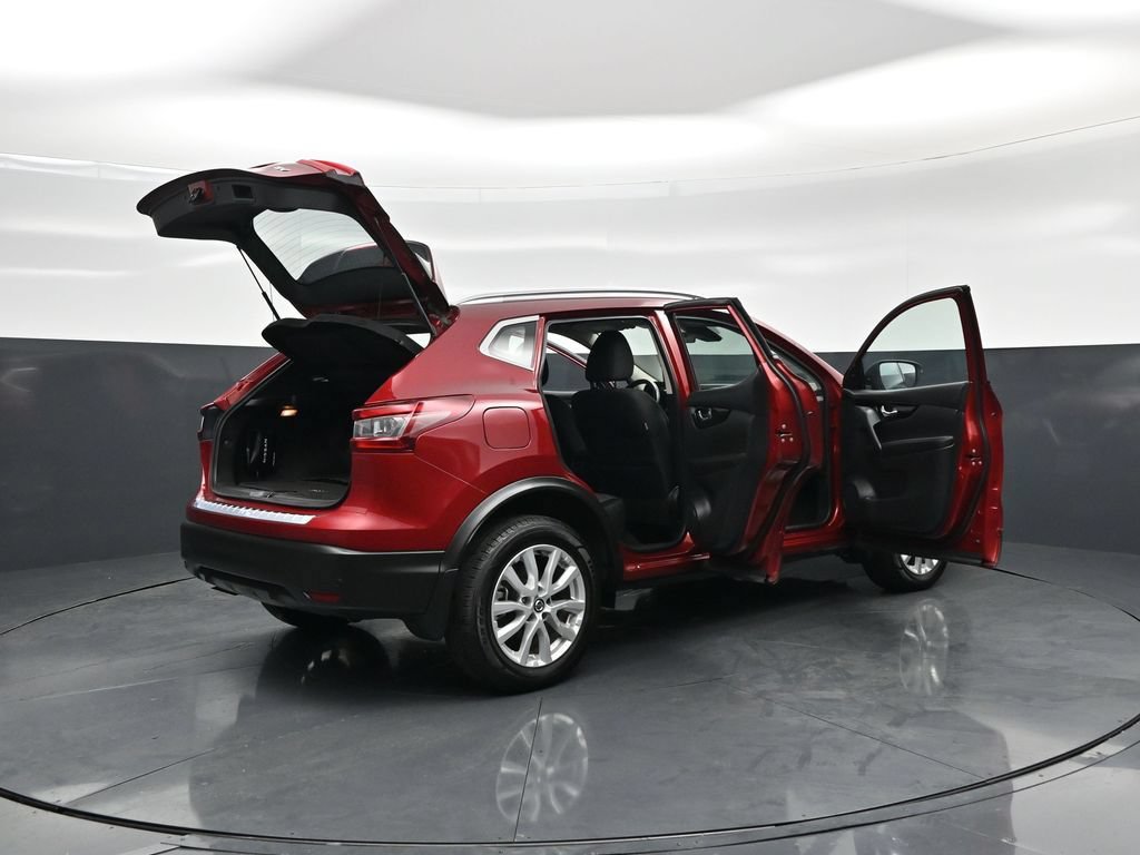 Used 2022 Nissan Rogue Sport SV FWD image 6