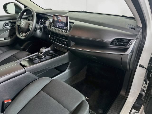 Used 2025 Nissan Rogue S FWD image 26