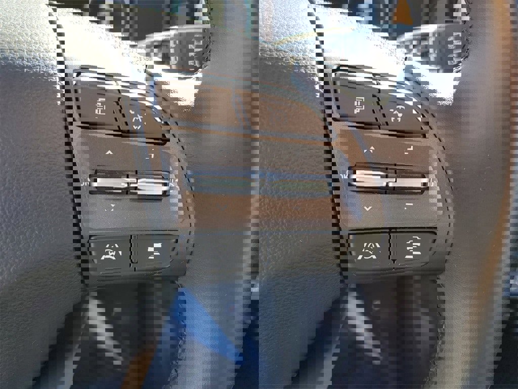 Used 2023 Hyundai Kona Limited w/ Cargo Package image 13