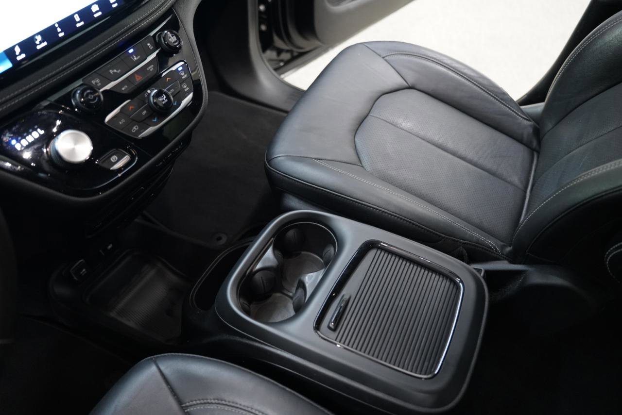 Used 2021 Chrysler Pacifica Touring-L w/ Uconnect Theater Family Group image 21