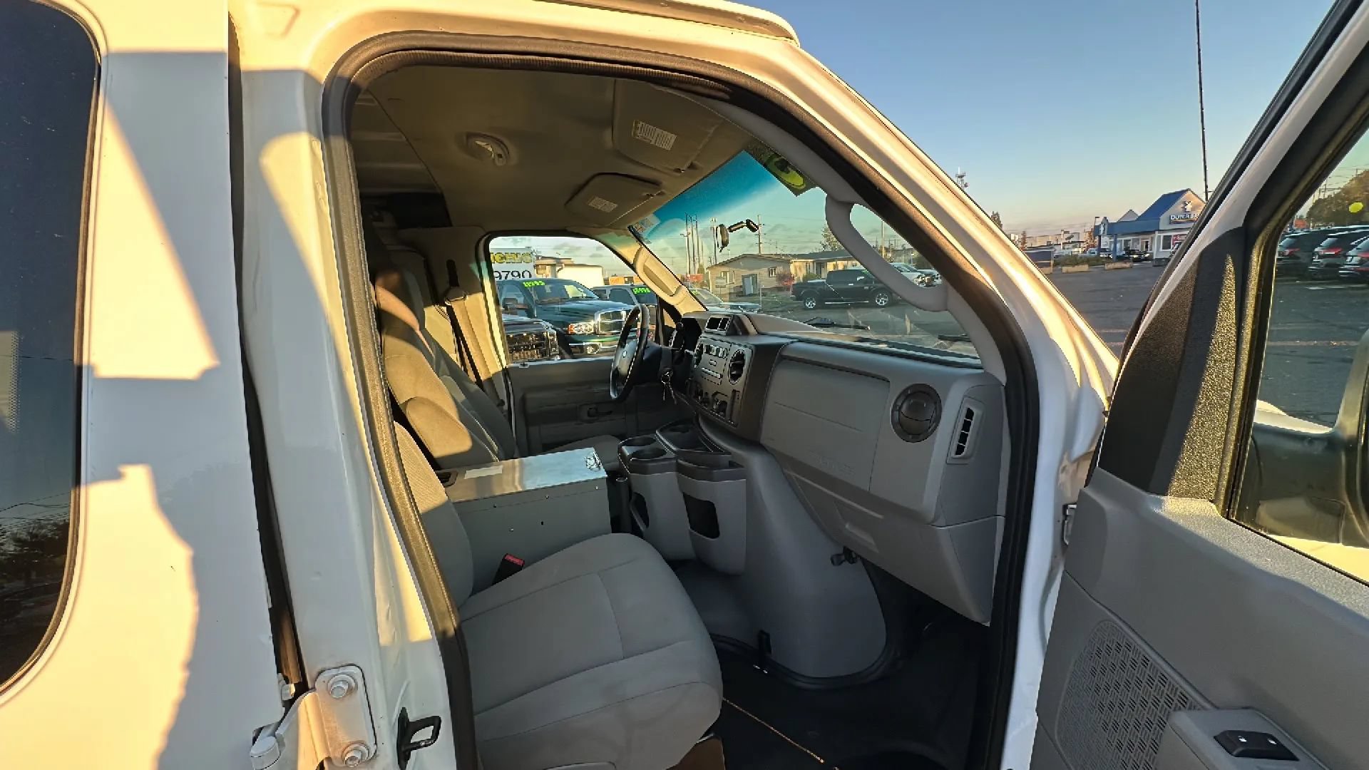 Used 2011 Ford E-250 and Econoline 250 w/ PWR Group RWD image 12