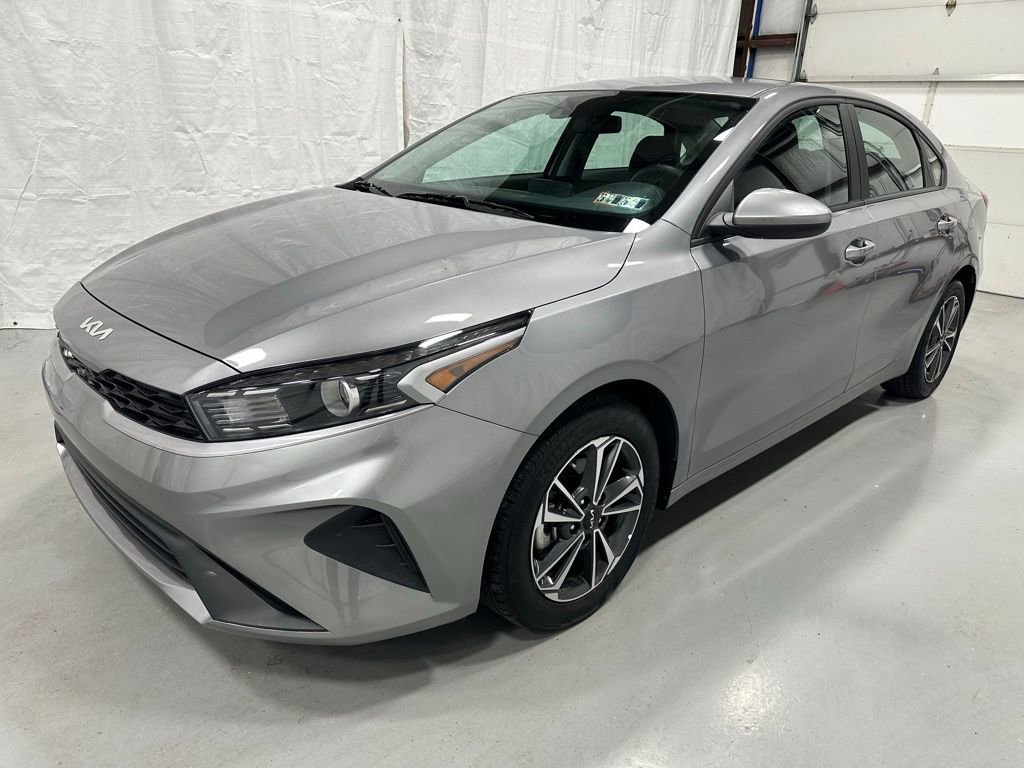 Used 2024 Kia Forte LXS image 3