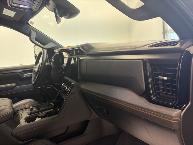 Used 2024 GMC Sierra 2500 AT4 image 42