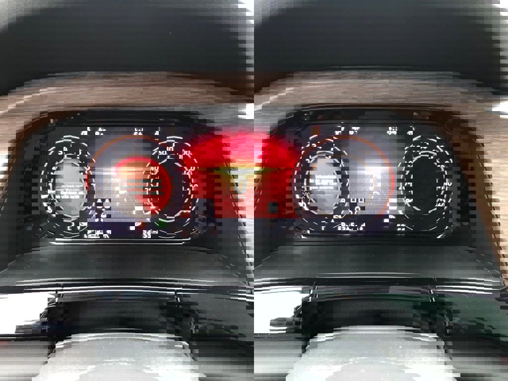 Used 2025 Volkswagen Atlas SEL image 21