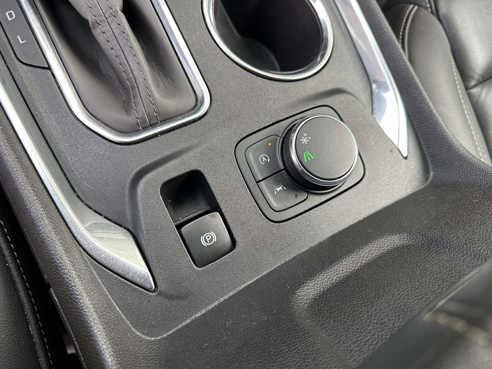 Used 2023 Chevrolet Traverse LT image 33