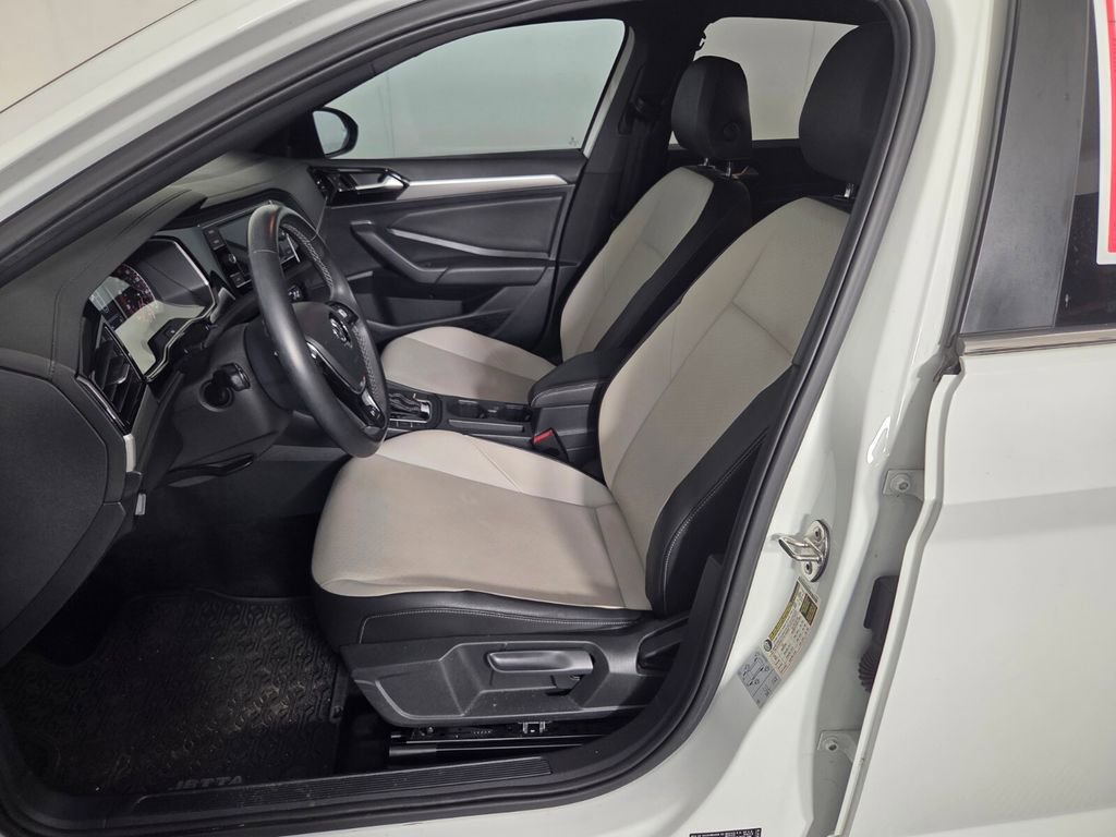 Used 2019 Volkswagen Jetta R-Line FWD image 10