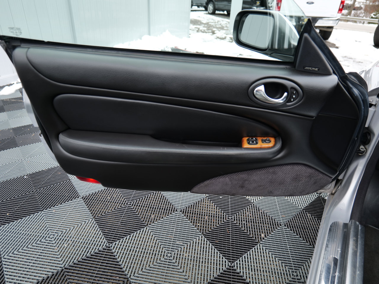 Used 2004 Jaguar XK8 Coupe image 13