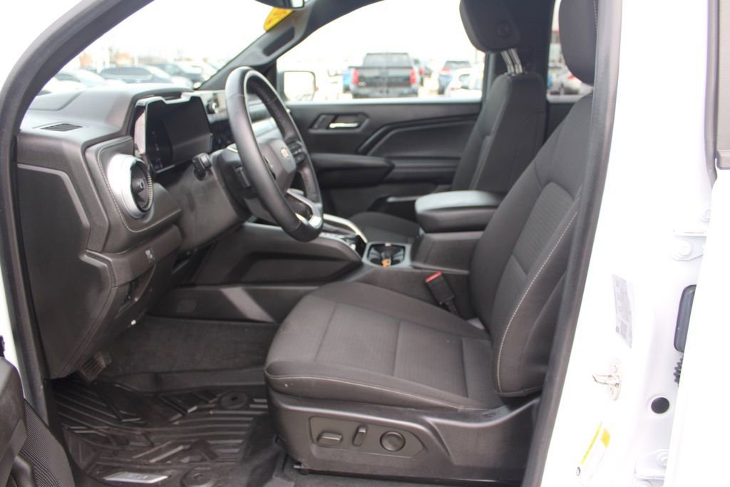 Used 2023 Chevrolet Colorado LT w/ LT Convenience Package II image 16