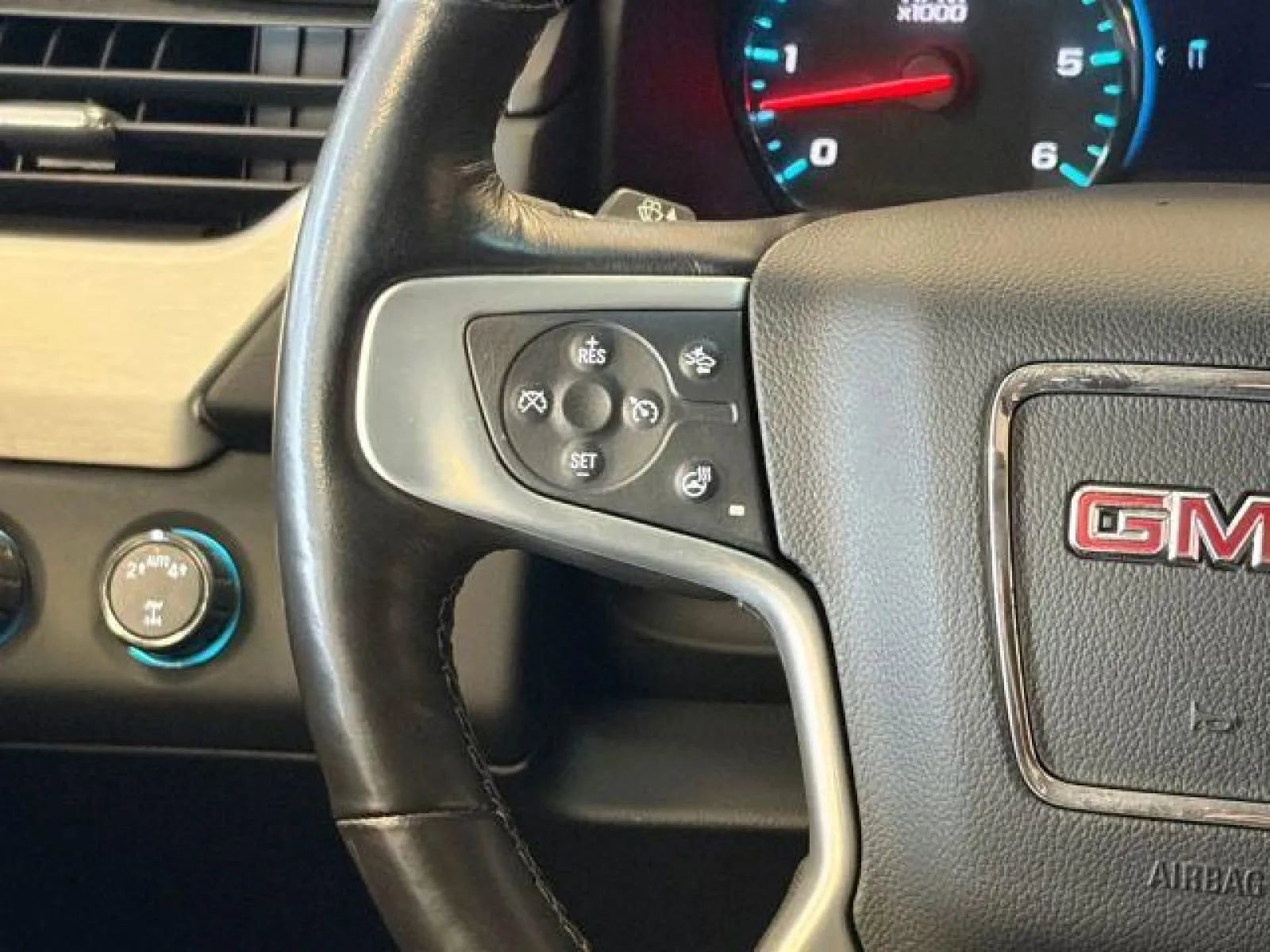 Used 2017 GMC Yukon SLT w/ Open Road Package image 27