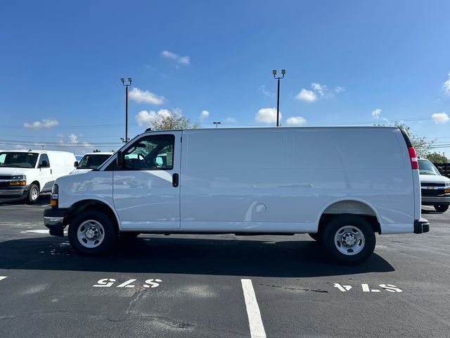 New 2025 Chevrolet Express 3500 Extended w/ Driver Convenience Package image 4