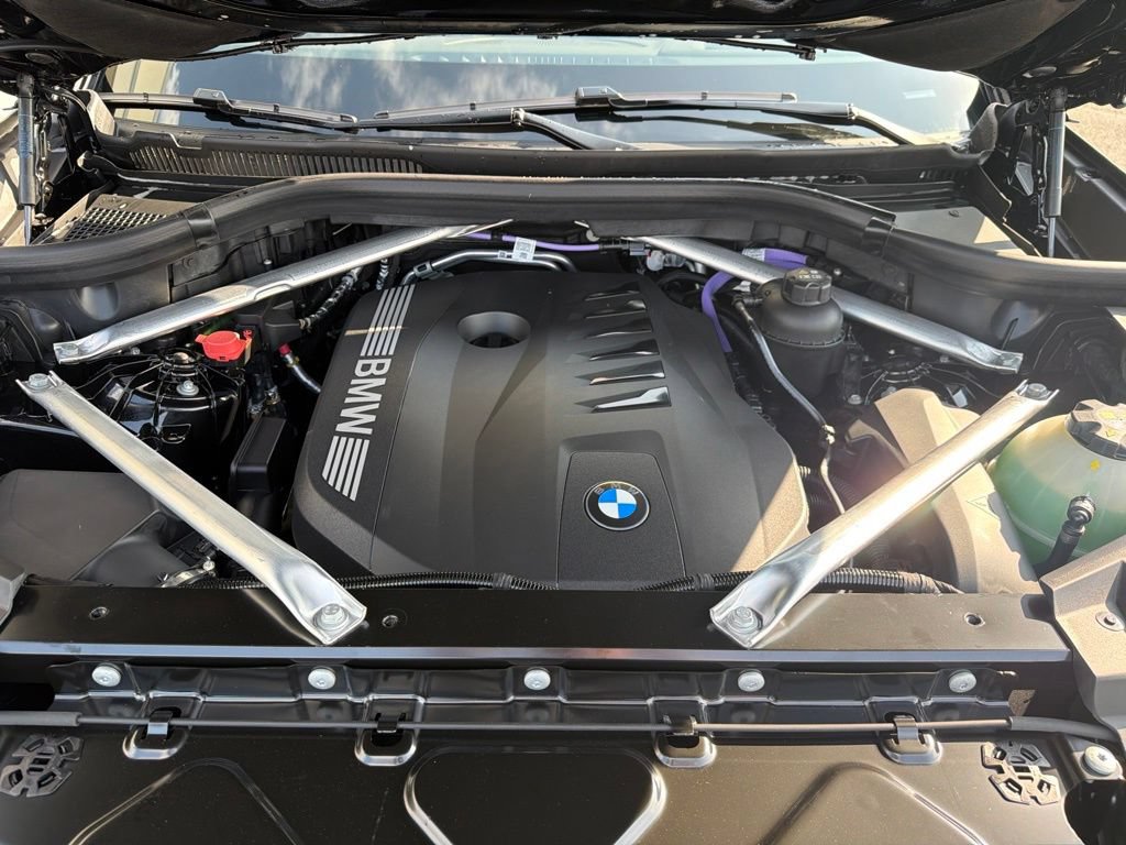 New 2026 BMW X5 xDrive40i w/ M Sport Package AWD/4WD image 13